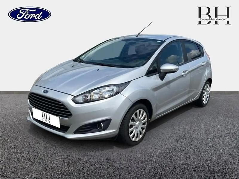 Gris Utilisé 2014 Ford Fiesta Trend Citadine | 6 880 € (Prix cher) - Image 1/4