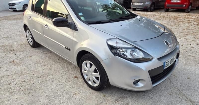 Utilisé 2011 Renault Clio III Citadine | 6 990 € (Prix juste) - Image 1/4