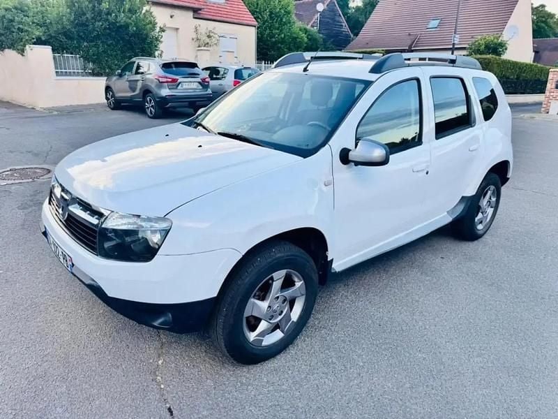 Blanc Utilisé 2013 Dacia Duster Lauréate SUV | 4 990 € - Image 1/4