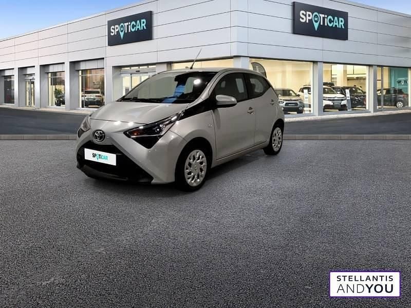 Gris Occasion 2019 Toyota Aygo X-play Citadine | 12 390 € (Prix juste) - Image 1/4