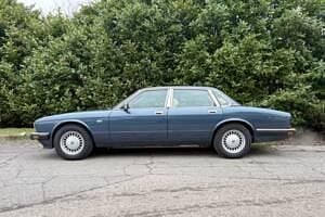 Occasion Jaguar XJ R 251 ch (184 kW) 1970 Bleu Berline
