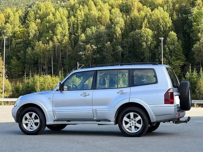 Utilisé 2004 Mitsubishi Pajero SUV | 3 780 € - Image 1/4