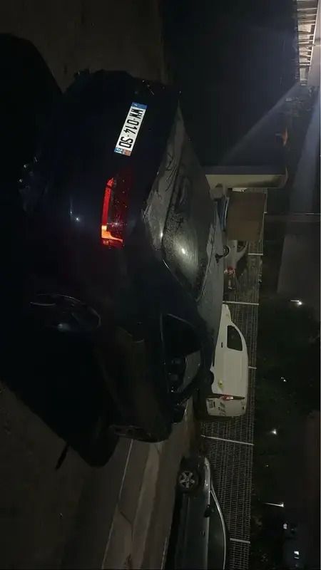 Image 2/4