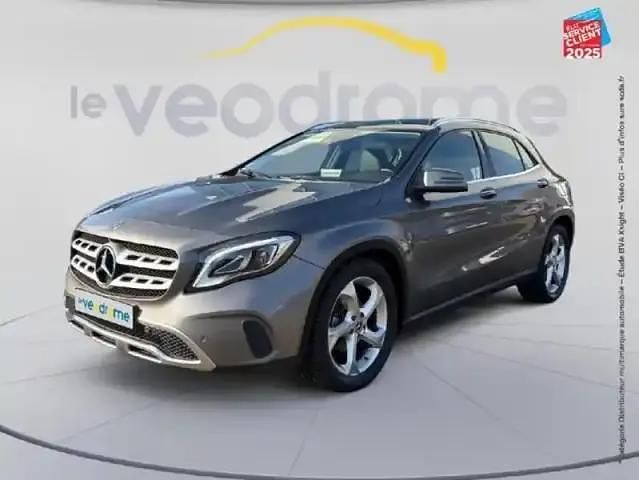 Gris Occasion 2019 Mercedes GLA200 SUV | 23 499 € (Bon prix) - Image 1/4