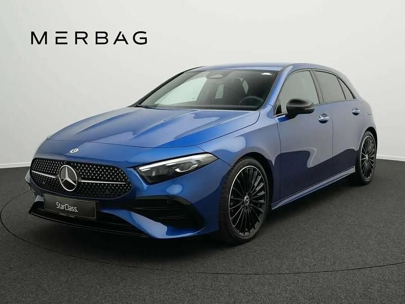 Bleu Utilisé 2024 Mercedes A200 AMG line Berline | 37 425 € (Prix juste) - Image 1/4