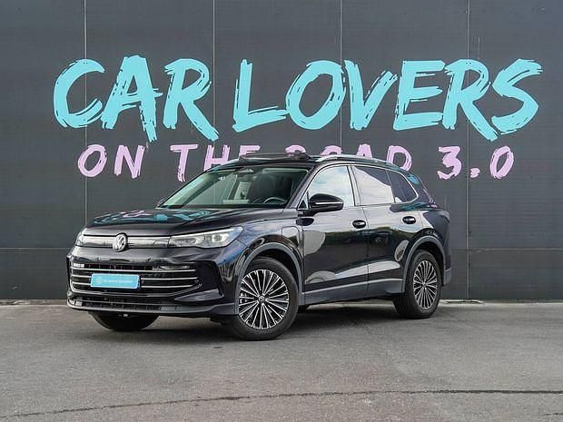 Noir Utilisé 2024 VW Tiguan Elegance SUV | 47 990 € - Image 1/4