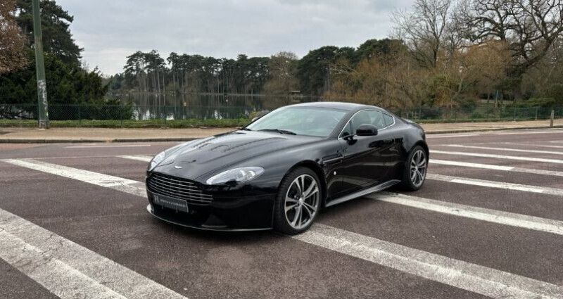 Utilisé 2012 Aston Martin V12 Vantage Coupé | 139 900 € - Image 1/4