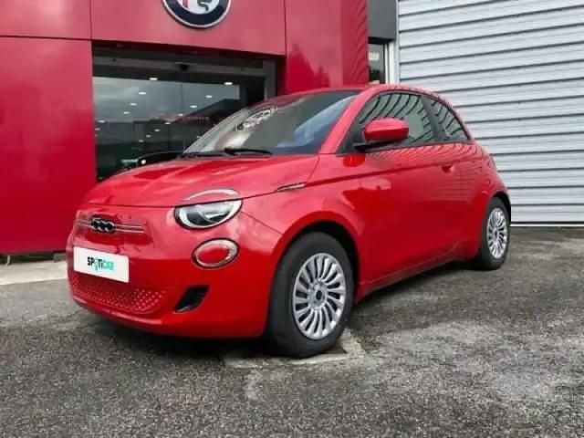Occasion Fiat 500e 69 kW (95 ch) 2024 Red by (red) pastel Berline