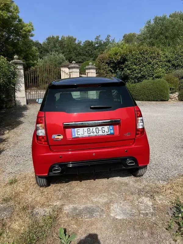 Image 2/4
