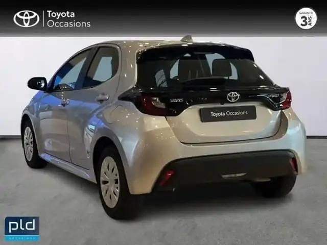 Occasion Toyota Yaris Hybrid Business Edition 116 ch (85 kW) 2022 Gris minéral (m) Berline