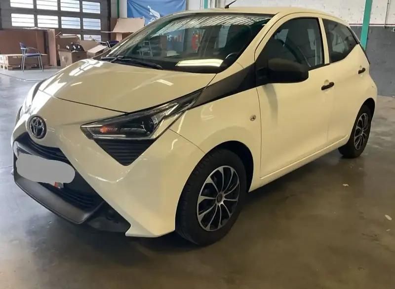 Blanc Utilisé 2021 Toyota Aygo X-play Citadine | 9 700 € - Image 1/4