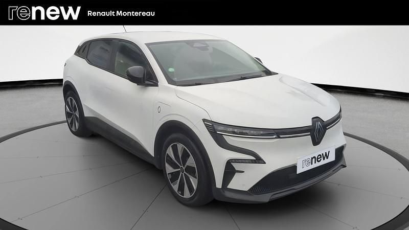 Blanc Utilisé 2022 Renault Mégane Evolution Berline | 23 900 € (Prix juste) - Image 1/4