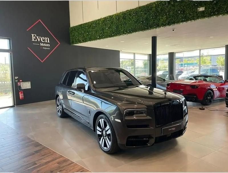 Gris Utilisé 2021 Rolls Royce Cullinan SUV | 369 000 € - Image 1/4