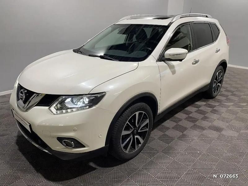 Blanc Occasion 2017 Nissan X-Trail Tekna SUV | 17 950 € (Prix juste) - Image 1/4