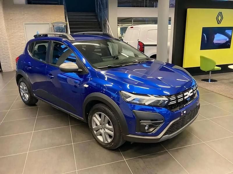 Bleu Utilisé 2023 Dacia Sandero Expression Citadine | 14 900 € (Prix juste) - Image 1/4