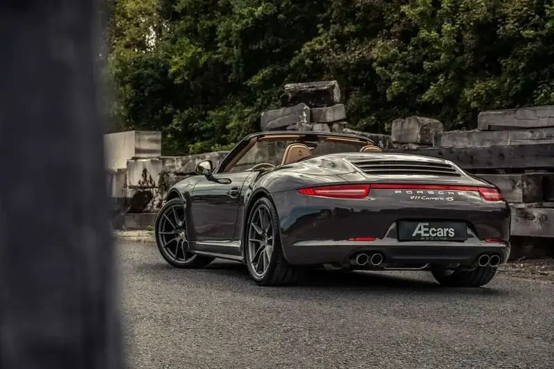 Brun Utilisé 2013 Porsche 911 Carrera 4S Cabriolet Cabriolet | 109 950 € - Image 1/4