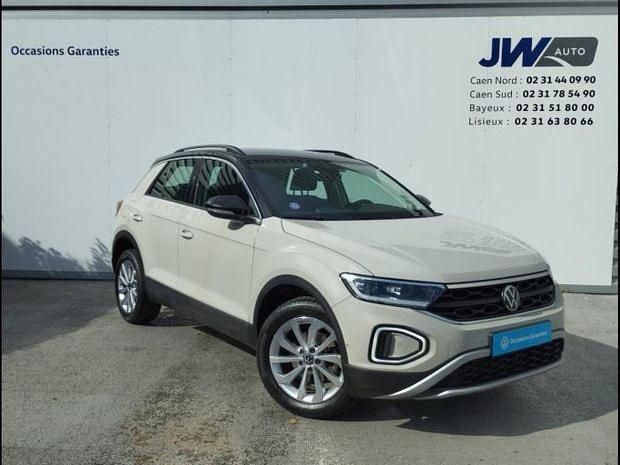 Gris Utilisé 2022 VW T-Roc Life SUV | 21 380 € (Prix juste) - Image 1/4