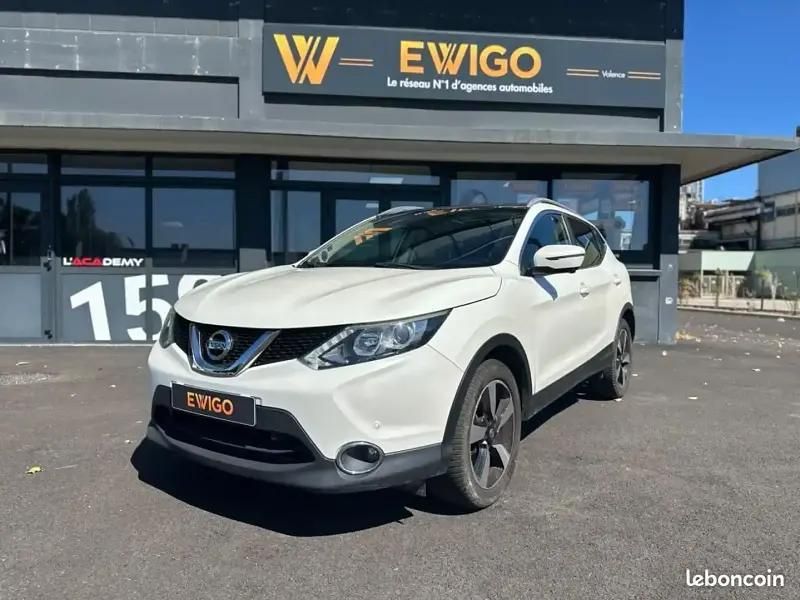 Blanc Utilisé 2014 Nissan Qashqai N-Connecta SUV | 8 290 € (Prix juste) - Image 1/4