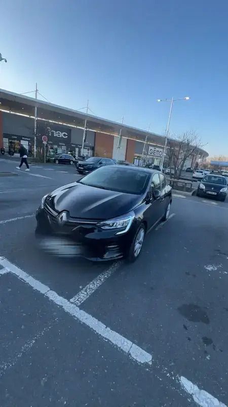Utilisé 2020 Renault Clio V Business Berline | 10 900 € (Prix juste) - Image 1/4