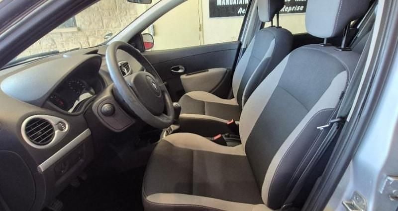 Occasion Renault Clio II 71 ch (52 kW) 2010 Gris Citadine