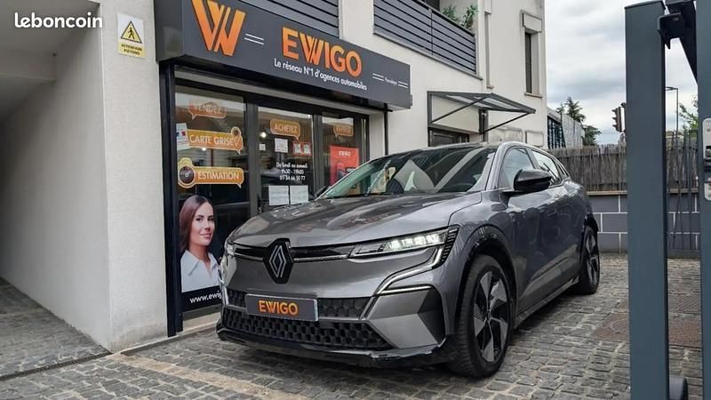 Gris Utilisé 2022 Renault Mégane Equilibre Berline | 19 490 € (Bon prix) - Image 1/4