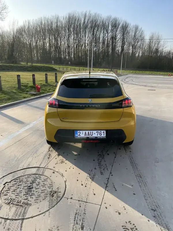 Utilisé 2021 Peugeot 208 Style Citadine | 12 600 € (Prix juste) - Image 1/4