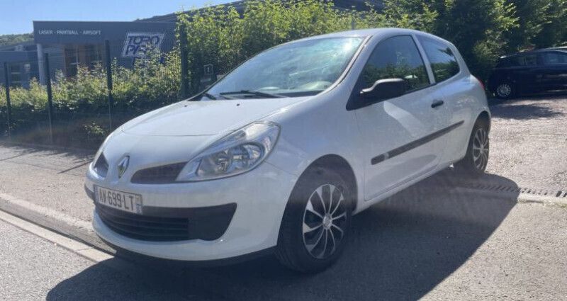 Utilisé 2007 Renault Clio II Dynamique Citadine | 3 990 € (Prix juste) - Image 1/4