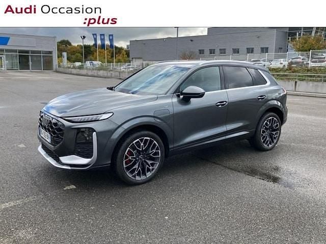 Gris daytona nacré Utilisé 2026 Audi Q3 Design SUV | 69 990 € - Image 1/4