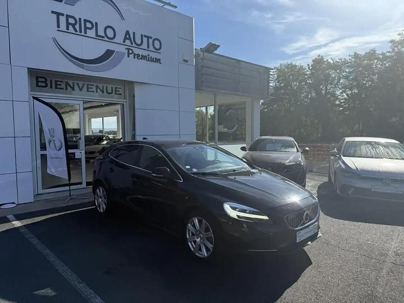 Noir Utilisé 2017 Volvo V40 Inscription Break | 15 990 € (Prix juste) - Image 1/4