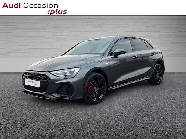 Gris daytona nacré Utilisé 2026 Audi A3 Sportback e-tron S-Line Citadine | 57 990 € - Image 1/4