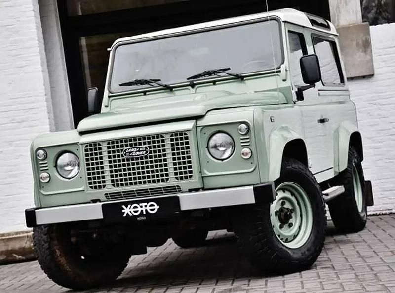 Vert Occasion 2015 Land Rover Defender Heritage SUV | 71 950 € - Image 1/4