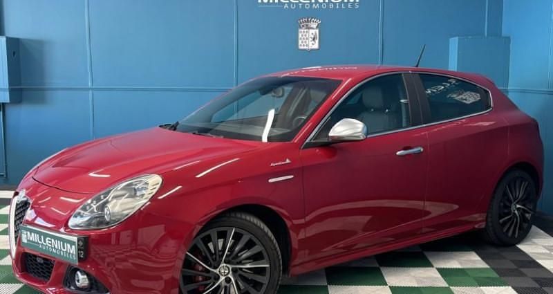 Rouge Utilisé 2014 Alfa Romeo Giulietta Exclusive Citadine | 11 990 € (Prix assez cher) - Image 1/4