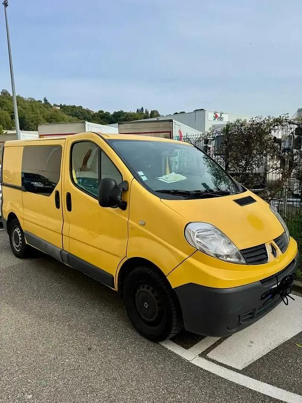 Occasion 2014 Renault Trafic Monospace | 11 000 € (Super prix) - Image 1/4