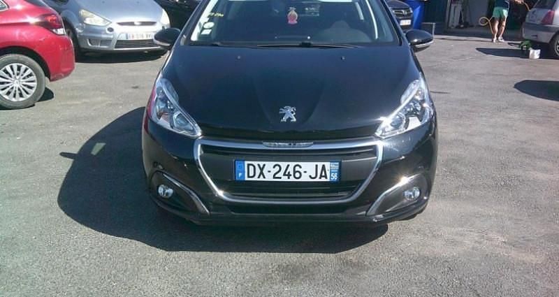 Noir Utilisé 2015 Peugeot 208 Active Citadine | 9 880 € (Prix assez cher) - Image 1/4