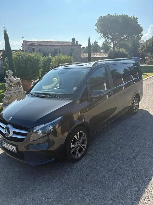 Gris Utilisé 2019 Mercedes V220 Exclusive Monospace | 29 900 € (Prix juste) - Image 1/4
