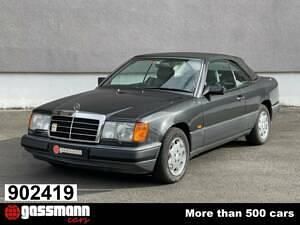 Noir Utilisé 1993 Mercedes E320 Cabriolet | 38 080 € - Image 1/4