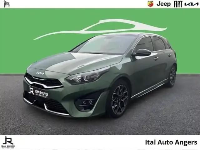 Vert bornéo métallisé Occasion 2023 Kia Ceed GT GT-Line Berline | 23 990 € (Prix juste) - Image 1/4