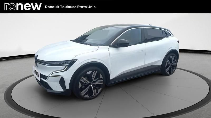 Blanc Utilisé 2022 Renault Mégane Iconic Berline | 26 490 € (Prix juste) - Image 1/4