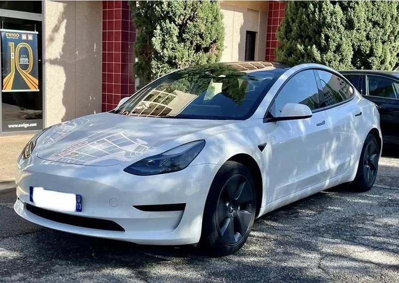 Blanc Utilisé 2021 Tesla Model 3 Standard Range Plus Berline | 26 600 € (Bon prix) - Image 1/4