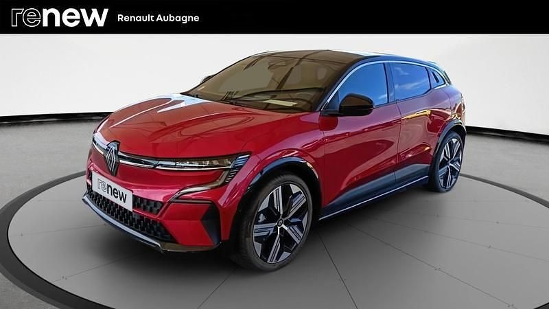 Rouge Utilisé 2023 Renault Mégane Iconic Berline | 27 990 € (Prix juste) - Image 1/4