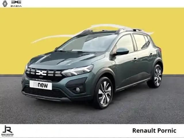 Vert cèdre métallisé Utilisé 2025 Dacia Sandero Expression Berline | 16 490 € (Prix juste) - Image 1/4