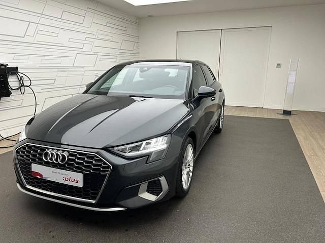 Gris manhattan métallisé Utilisé 2023 Audi A3 Design | 25 990 € - Image 1/4