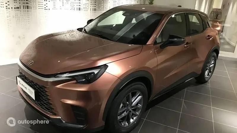 Brun Utilisé 2025 Lexus LBX Business Edition SUV | 35 490 € (Prix assez cher) - Image 1/4