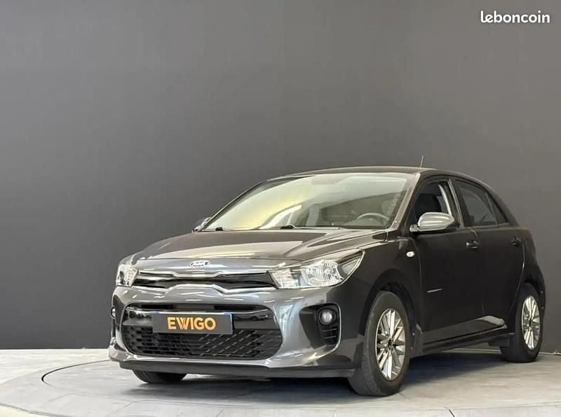 Gris Utilisé 2020 Kia Rio Urban Berline | 11 990 € (Prix assez cher) - Image 1/4