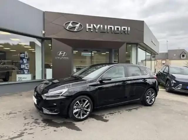 Abyss black métal Utilisé 2025 Hyundai i30 Berline | 27 990 € - Image 1/4