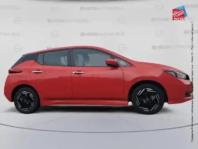 Occasion Nissan Leaf Acenta 111 kW (152 ch) 2023 Rouge Citadine