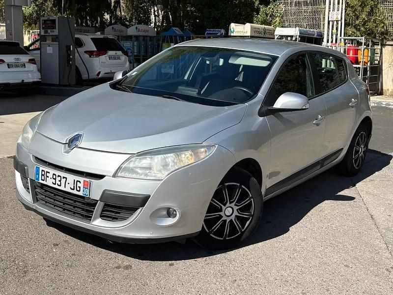 Occasion 2010 Renault Mégane III Berline | 3 790 € (Bon prix) - Image 1/4