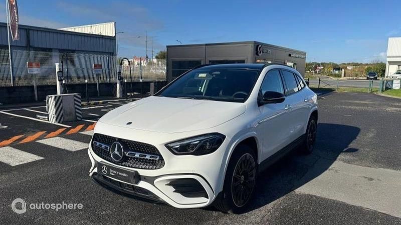 Blanc Utilisé 2025 Mercedes GLA250 AMG line SUV | 56 490 € - Image 1/4