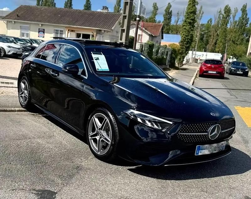 Noir Utilisé 2024 Mercedes A250 AMG line Berline | 29 990 € - Image 1/4