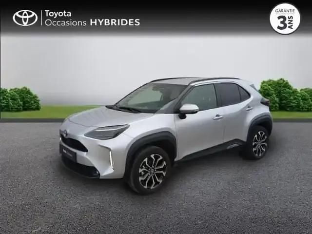 Gris Utilisé 2024 Toyota Yaris Hybrid Design SUV | 23 980 € (Prix juste) - Image 1/4